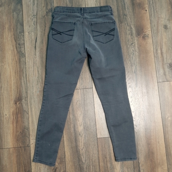 ❌SOLD❌ AÈROPOSTALE HIGH WAISTED Woman's Jeans - Picture 2 of 3
